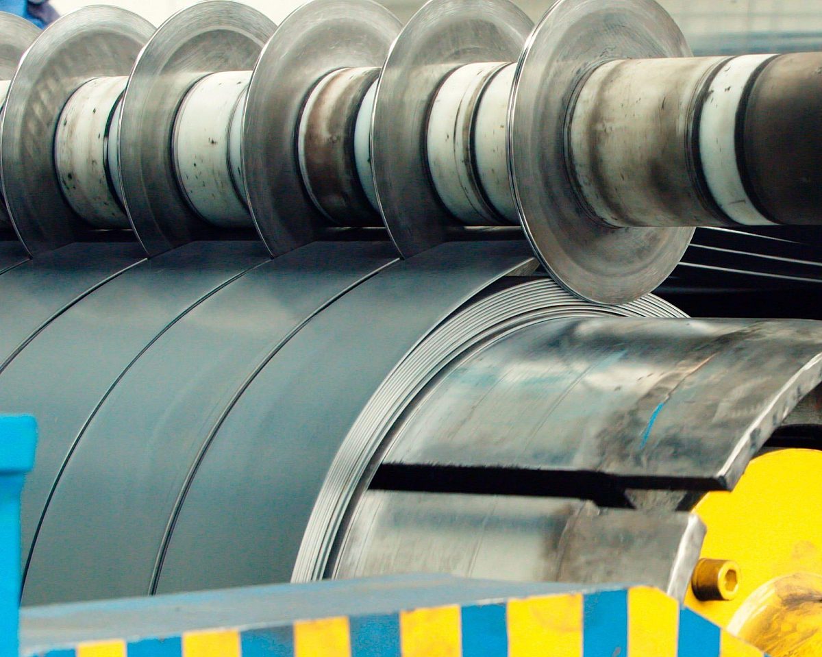 Steel slitting image